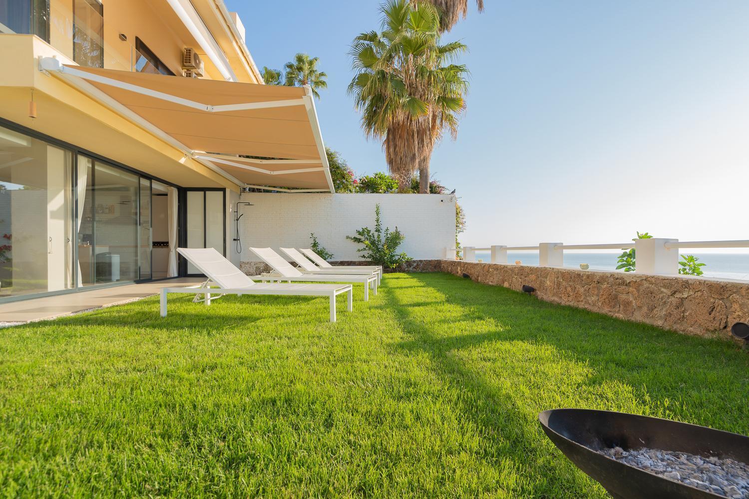 Seaside Tranquility And Urban Luxury - Stylish Duplex In W Jacuzzi * Torremolinos