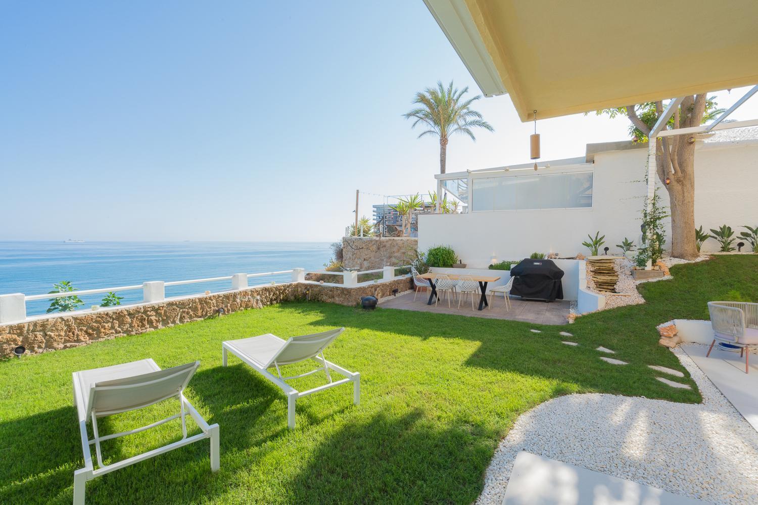 Appartement Seaside Tranquility And Urban Luxury - Stylish Duplex In W Jacuzzi Torremolinos