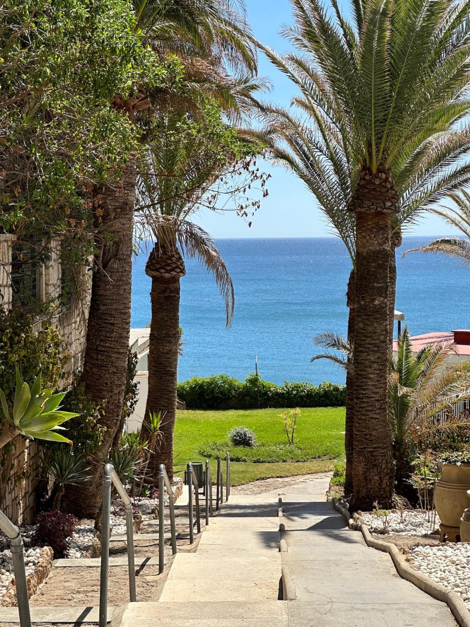 Seaside Tranquility And Urban Luxury - Stylish Duplex In W Jacuzzi Appartement